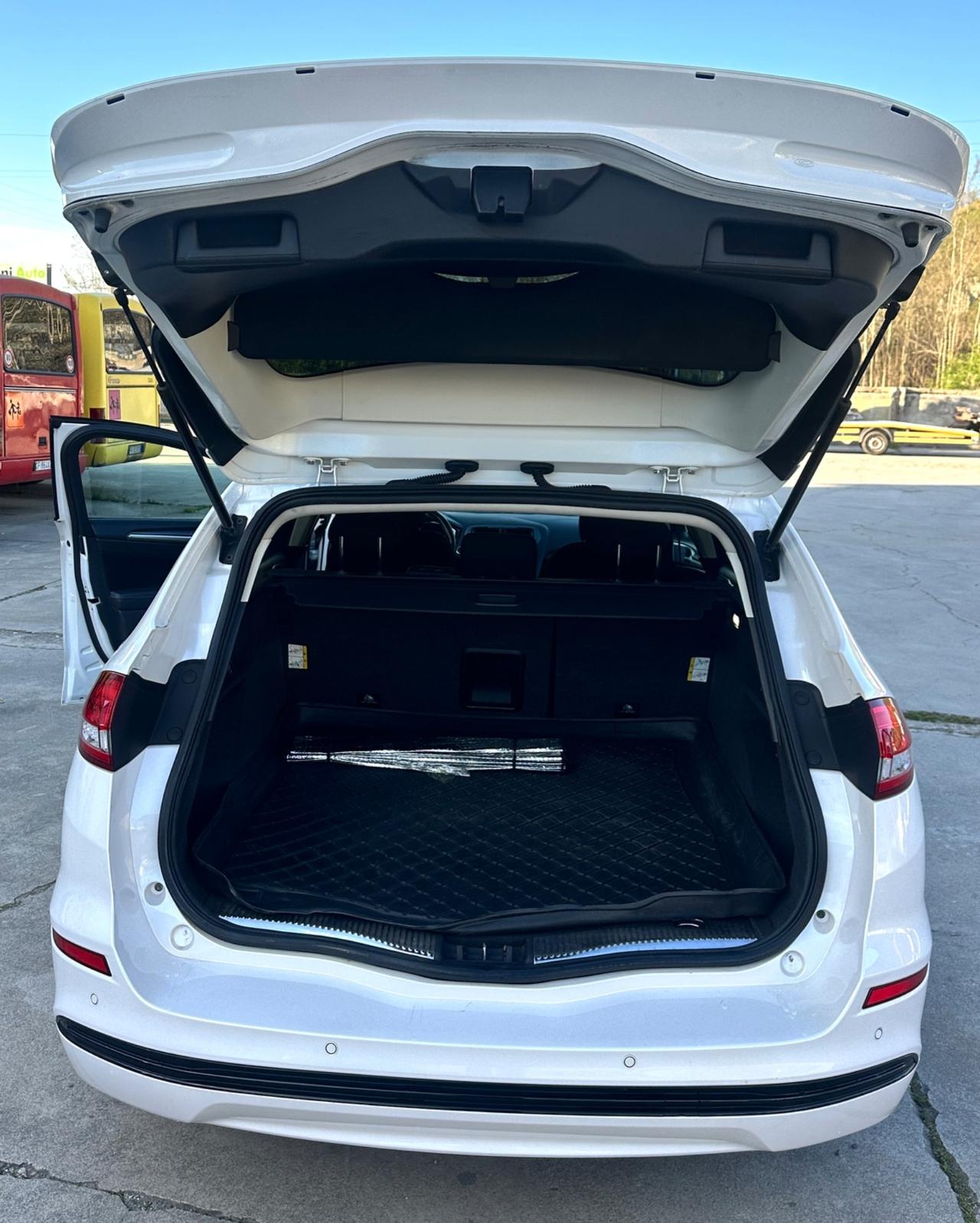 Ford Mondeo 2.0 TDCi 150 CV S&S Powershift Station Wagon Vignale