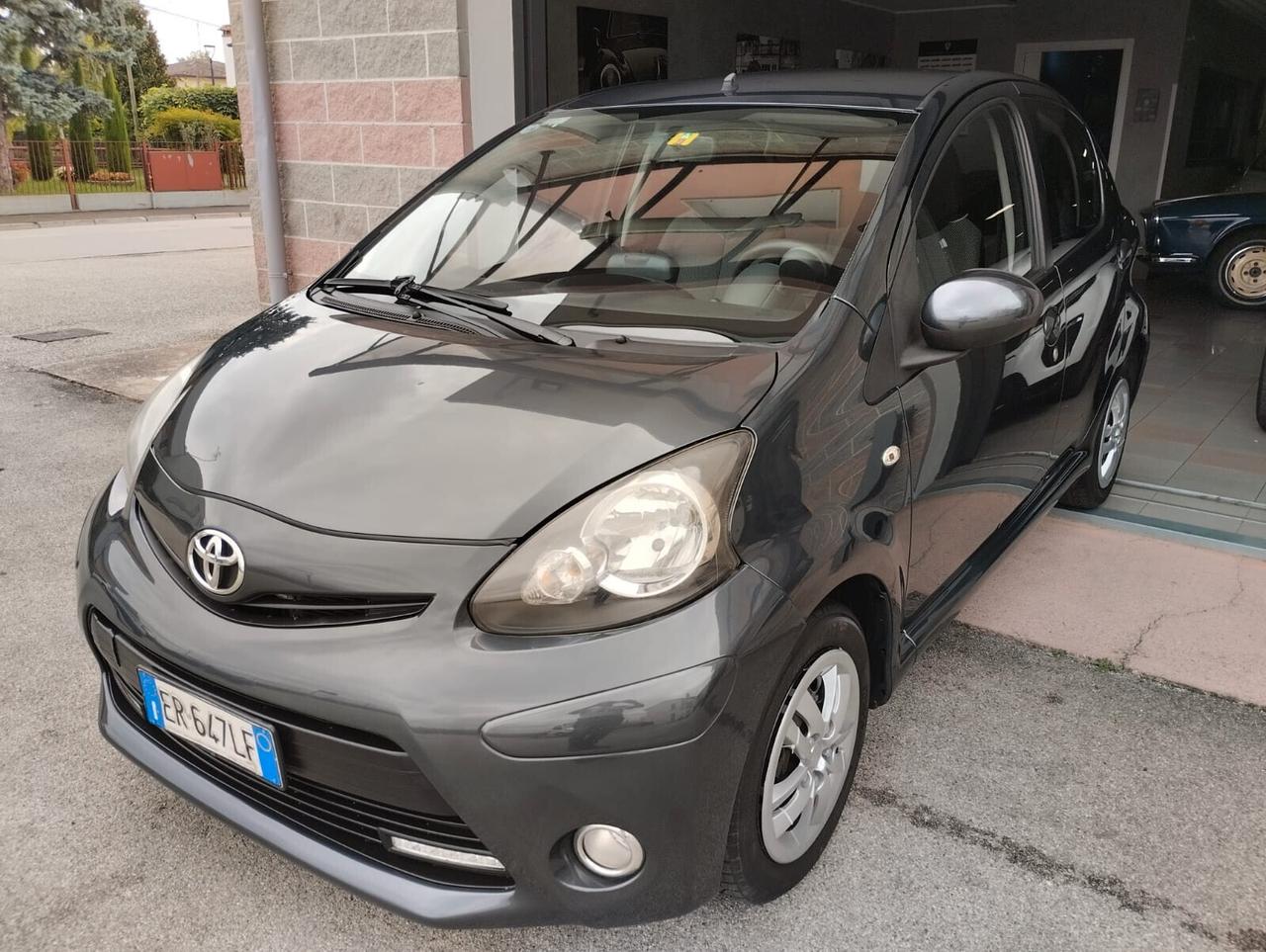 Toyota Aygo 1.0 12V VVT-i 5 porte Active Connect