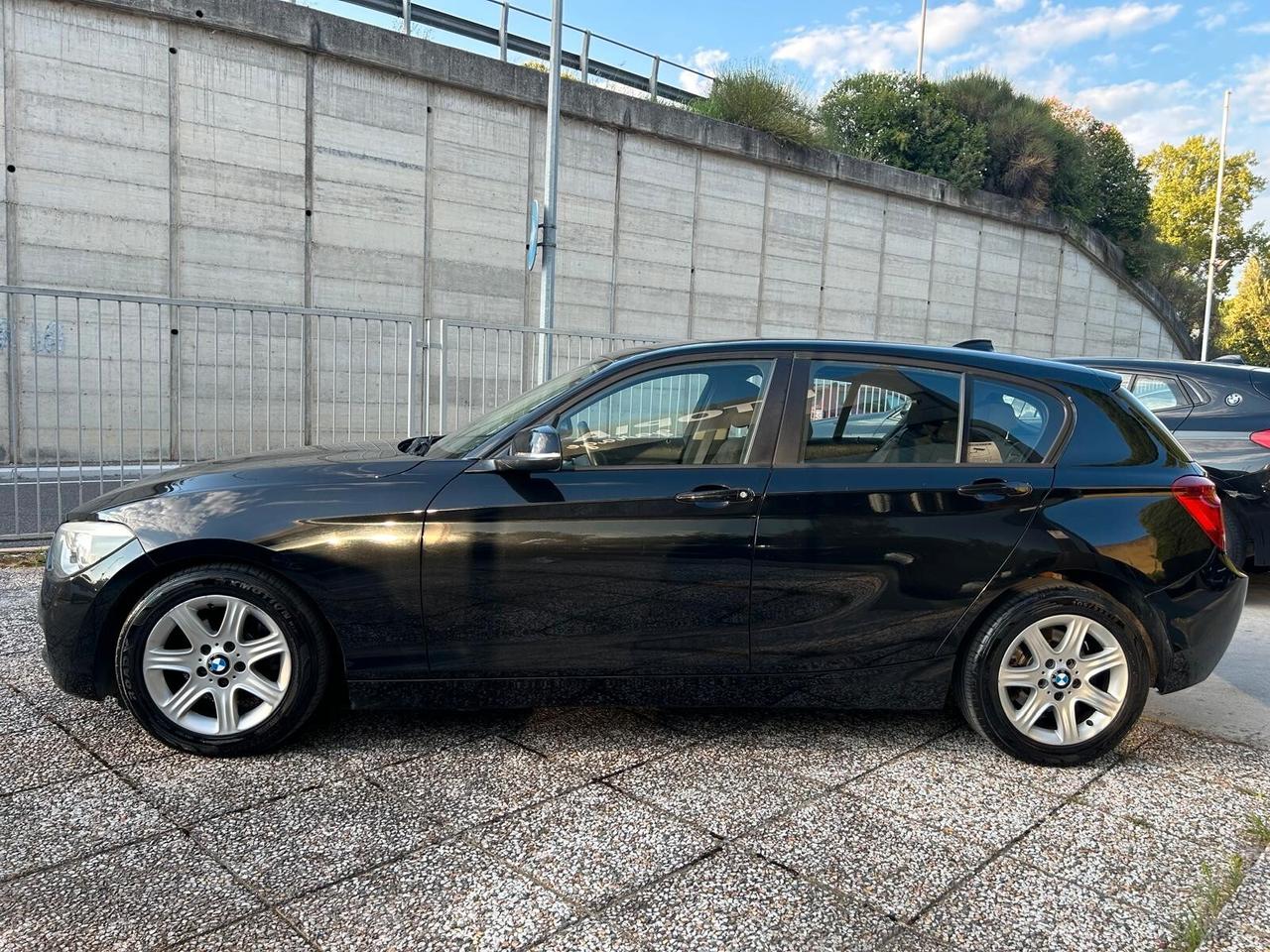 Bmw 116 116d 5p. Efficient Dynamics Urban