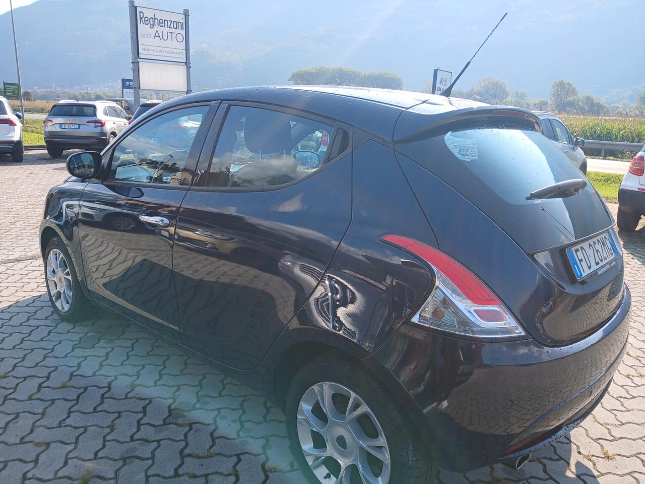 Lancia Ypsilon 1.2 69 CV 5 porte Gold