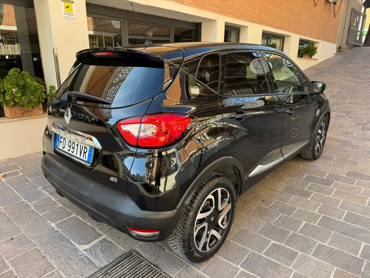 RENAULT Captur dCi 8V 90CV EDC S&S Energy Intens