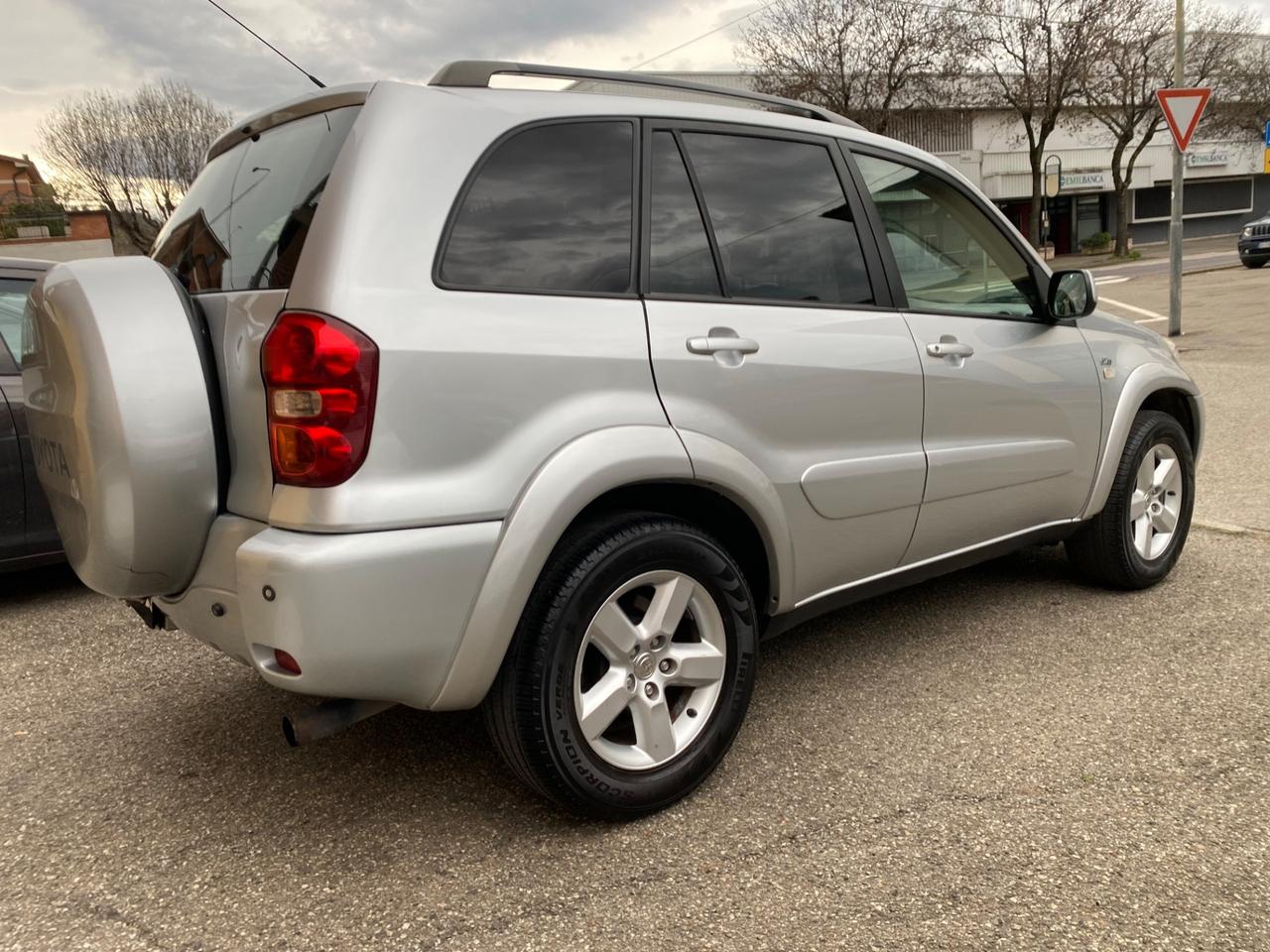 Toyota RAV 4 RAV4 2.0 AWD D-4D cat 5 porte Sol NEOPATENTATI!!!