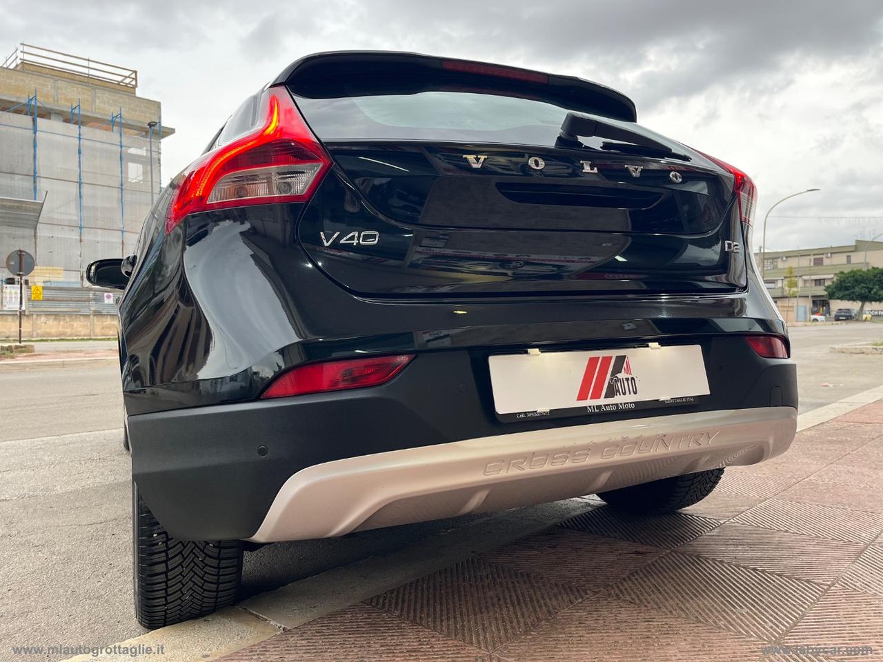 VOLVO V40 Cross Country D2 Volvo Ocean Race