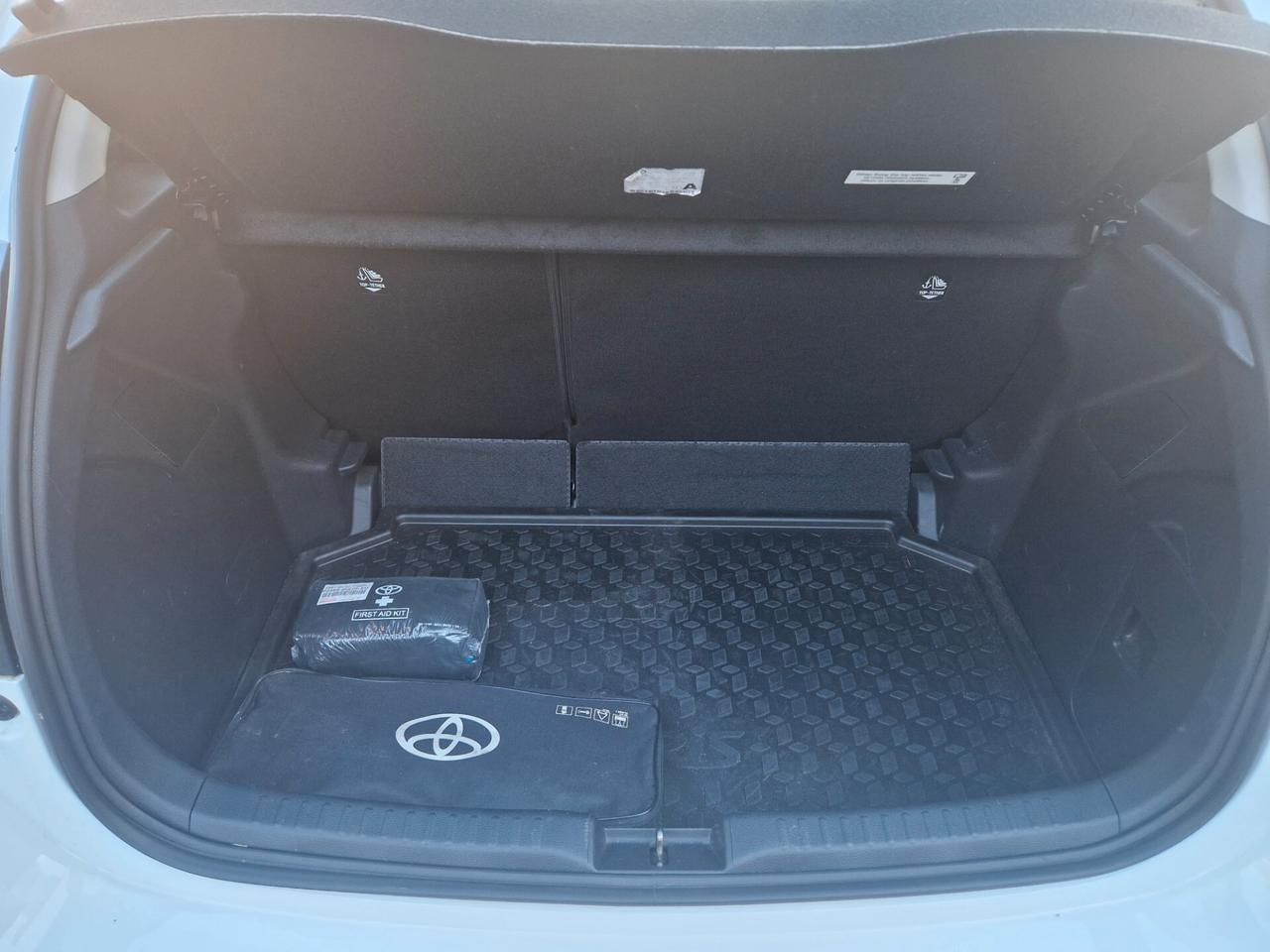 Toyota Yaris Hybrid 1.5 92CV, Carplay, Telecamera, Cruise, ADAS