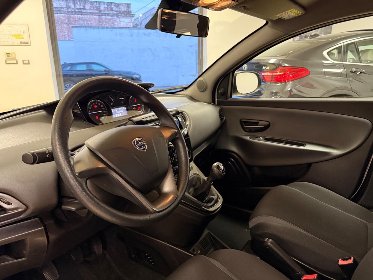 Lancia Ypsilon 1.3 MJT 16V 95 CV 5 porte S&S Silver