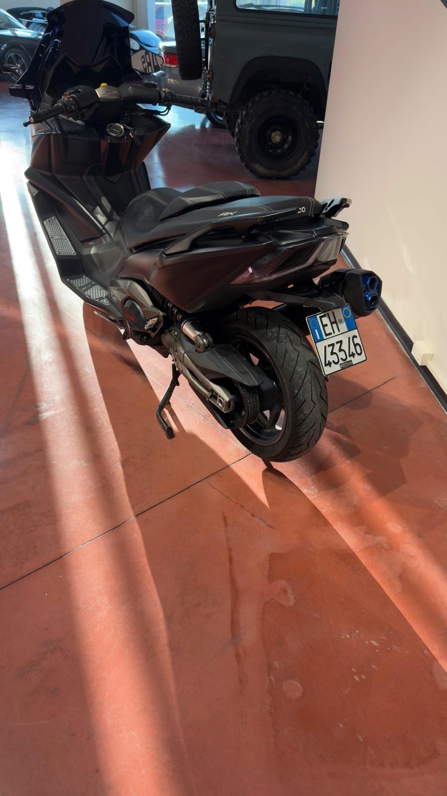 Kymco AK 550