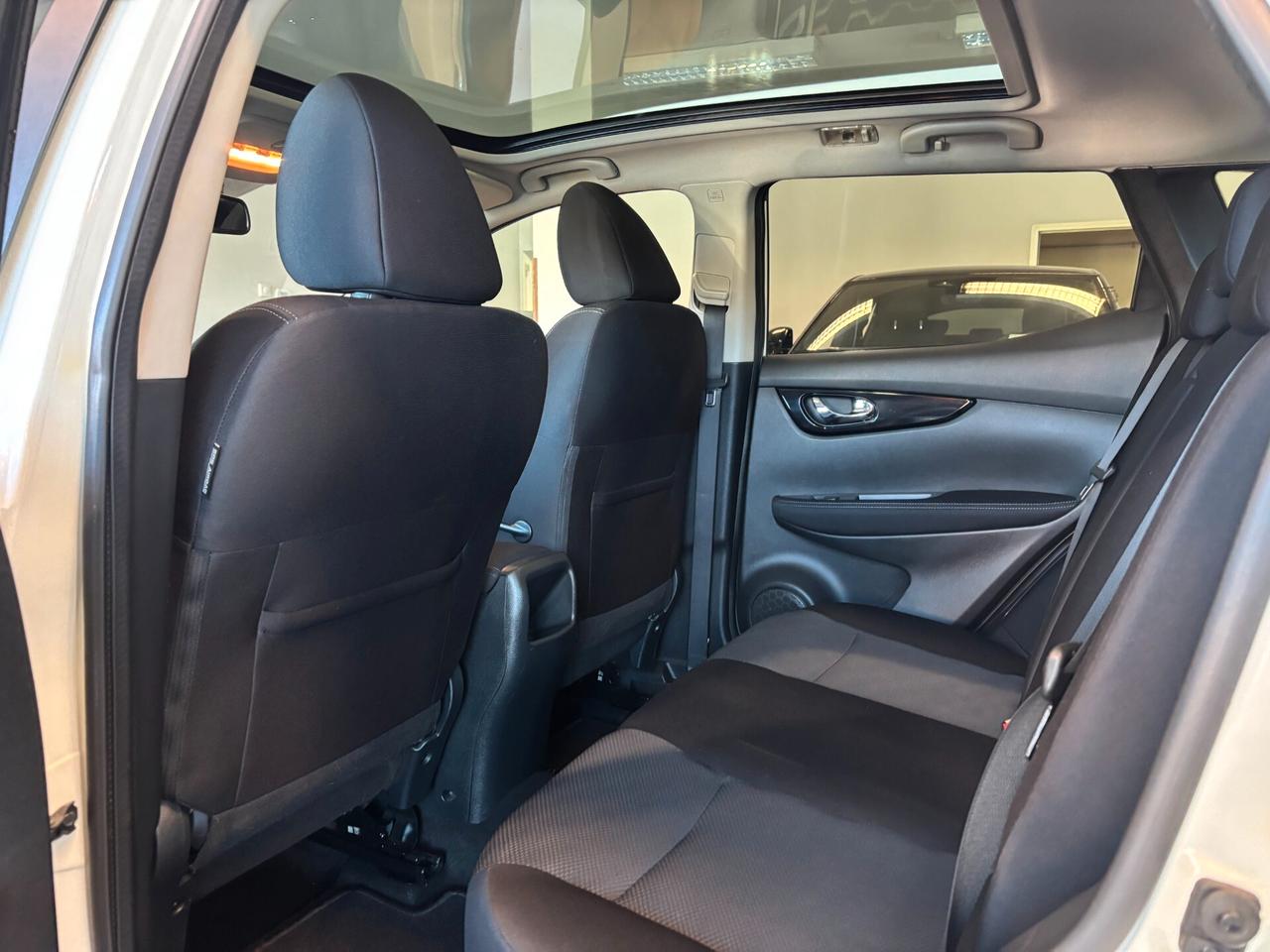 Nissan Qashqai 1.6 dci Tekna 2wd 130cv xtronic E6