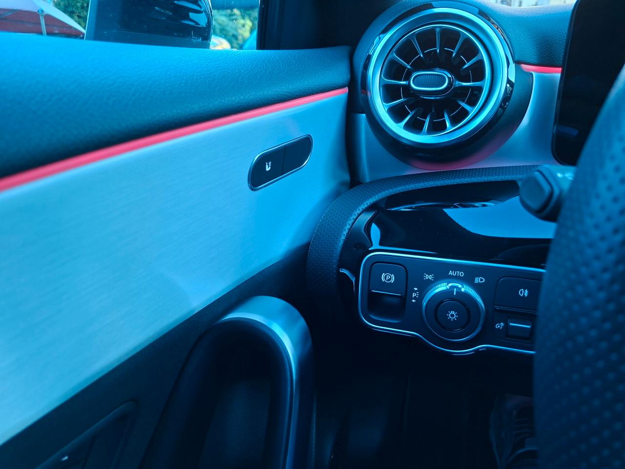 Mercedes-benz A 180 Automatic AMG Line Advanced Plus