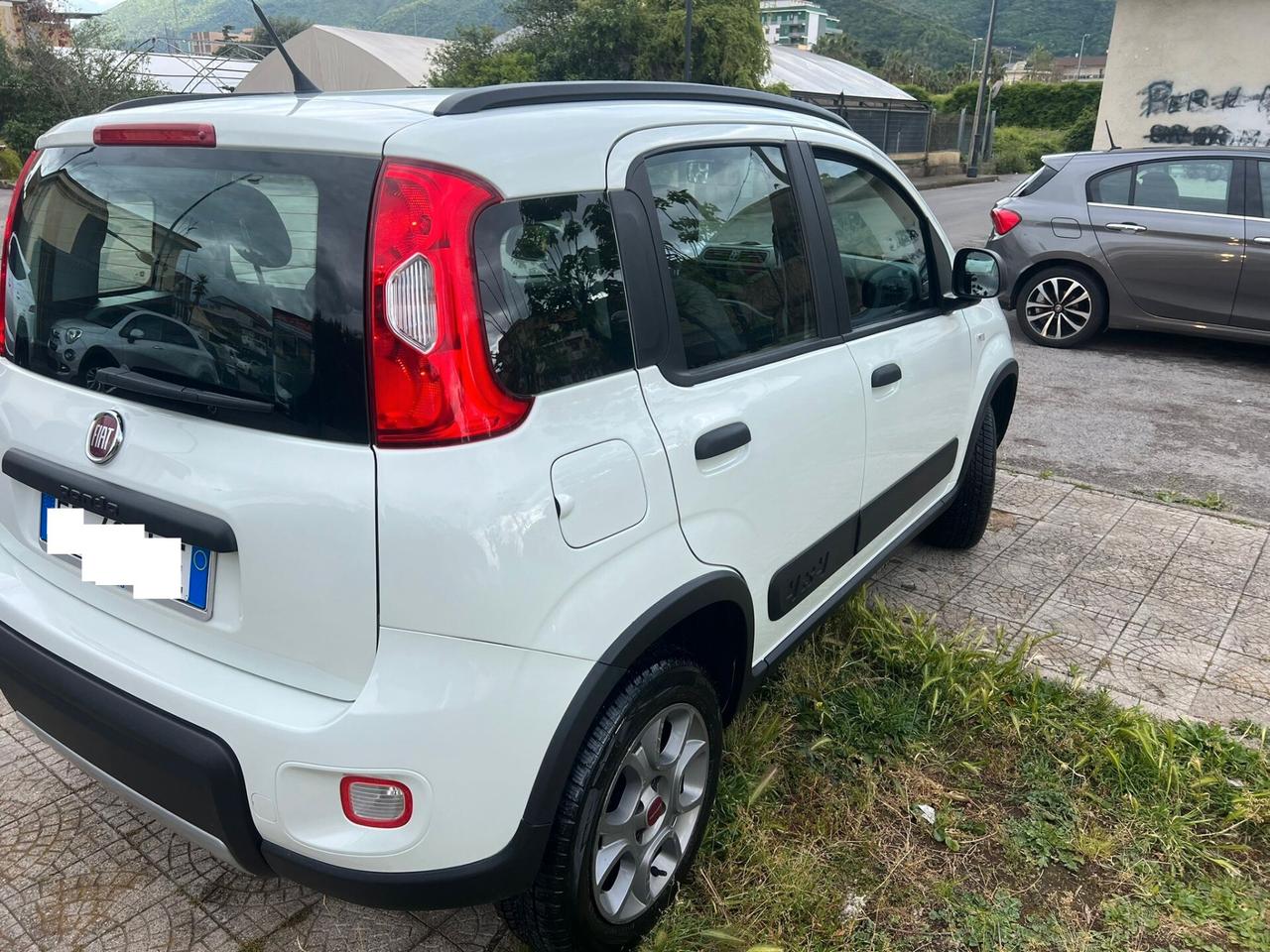 Fiat Panda 1.3 MJT 4x4 TREKKING UCONNECT LEGA BT