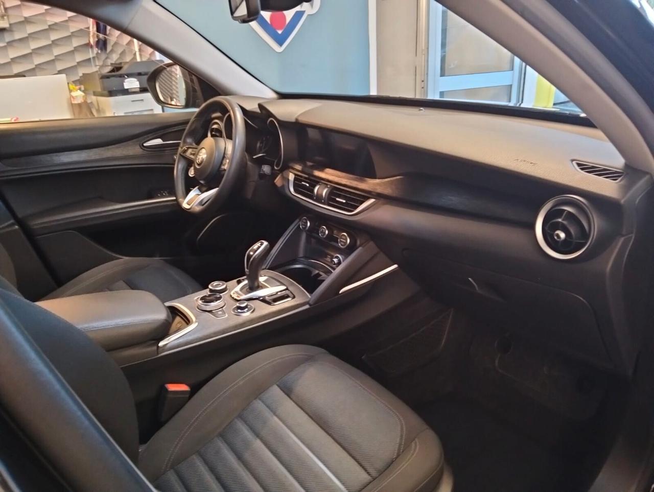 Alfa Romeo Stelvio 2.2 Turbodiesel 190 CV AT8 RWD Business