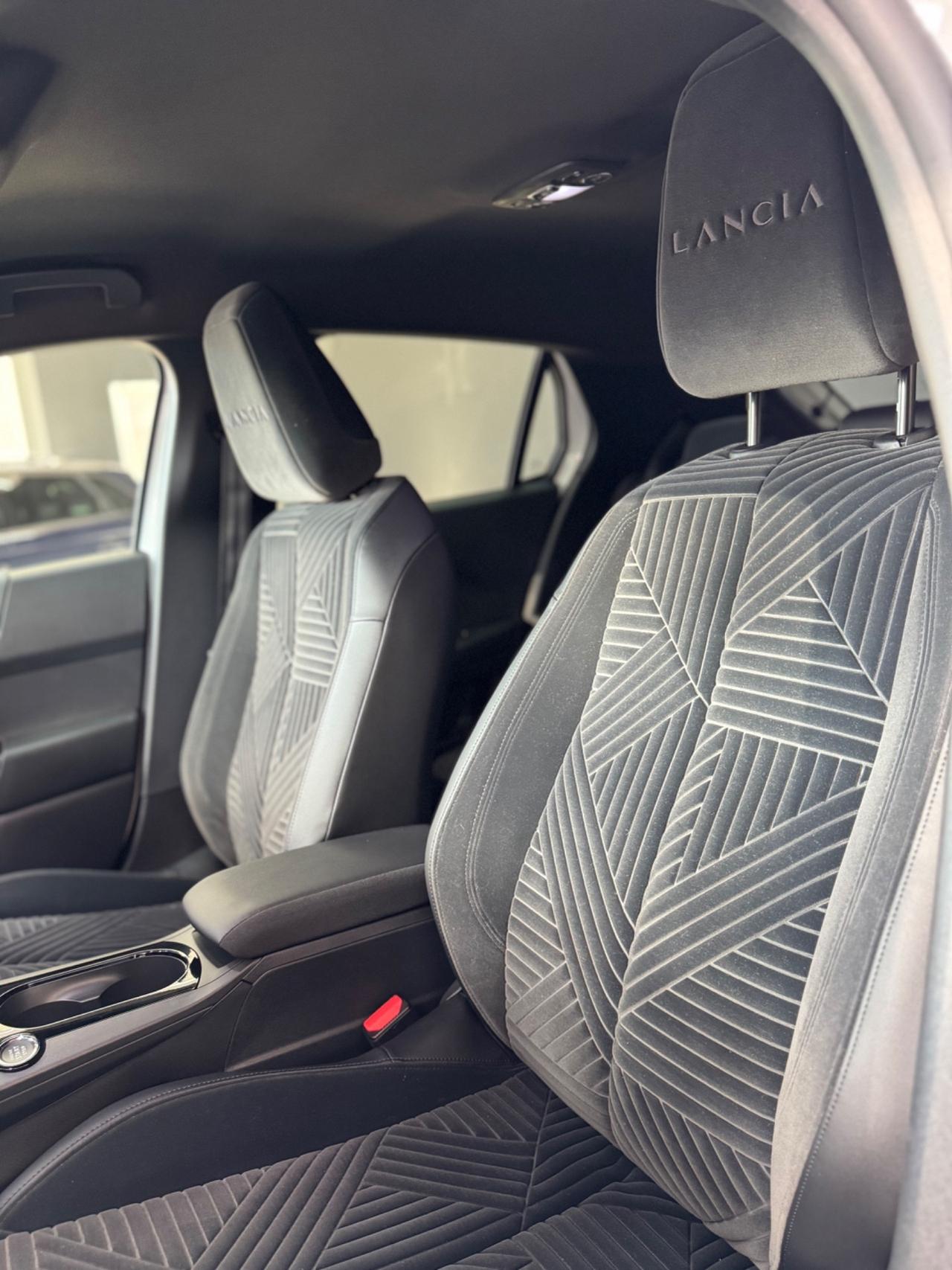 Lancia Ypsilon Hybrid e-DCT km 0