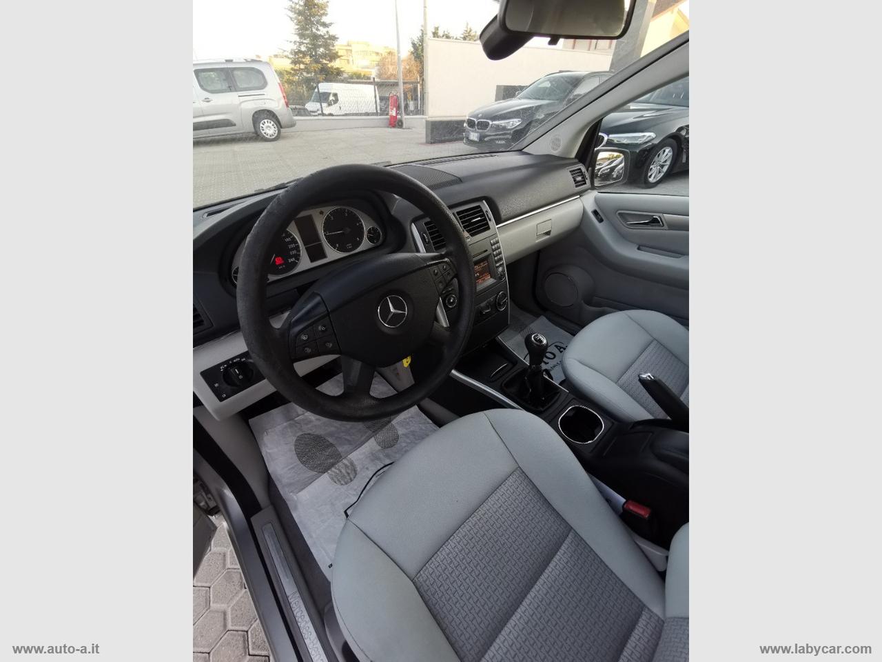 MERCEDES-BENZ B 180 CDI Executive