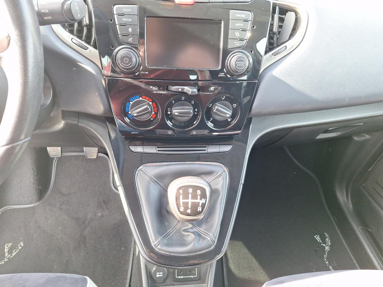 LANCIA Ypsilon 3ª serie - Ypsilon 1.2 69 CV 5 porte Mya