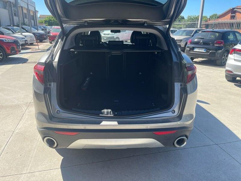 Alfa Romeo Stelvio 2.2 t Executive Q4 190cv auto my19