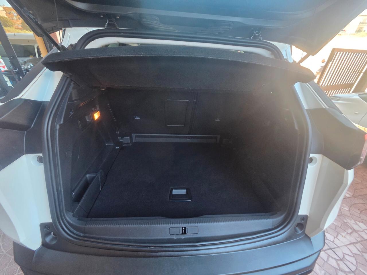 Peugeot 3008 BlueHDi 130 S&S EAT8 Active Pack 2021