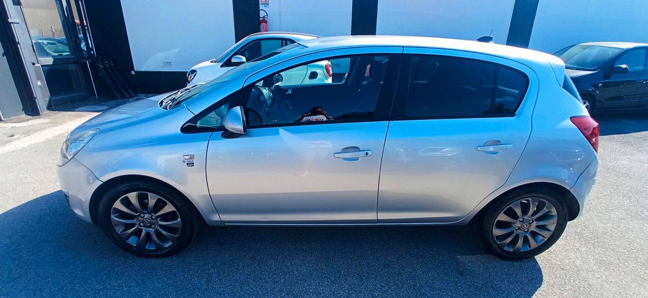 Opel Corsa 1.3 CDTI 75CV LEGGI!