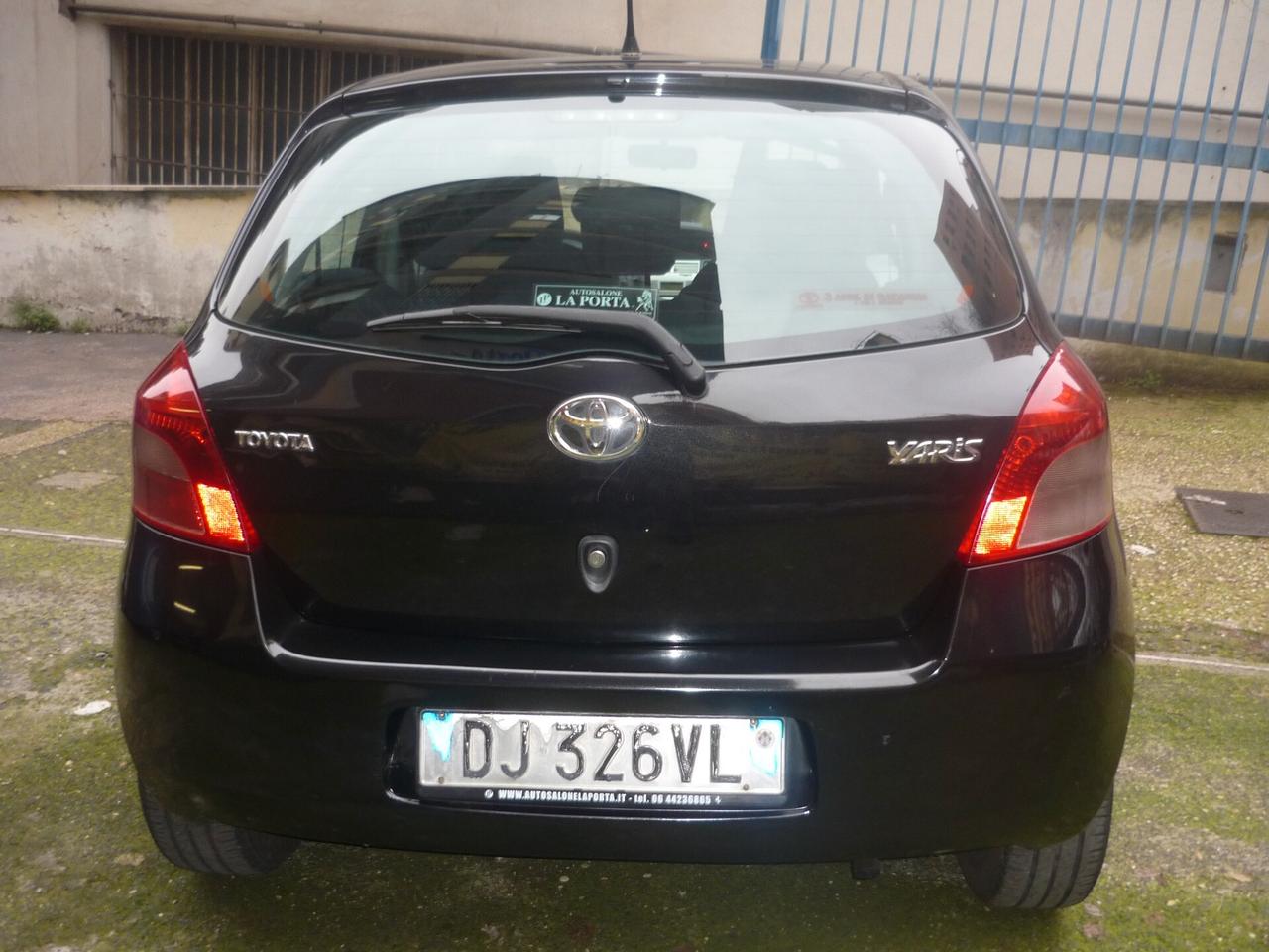 Toyota Yaris 1.0 5 porte Sol