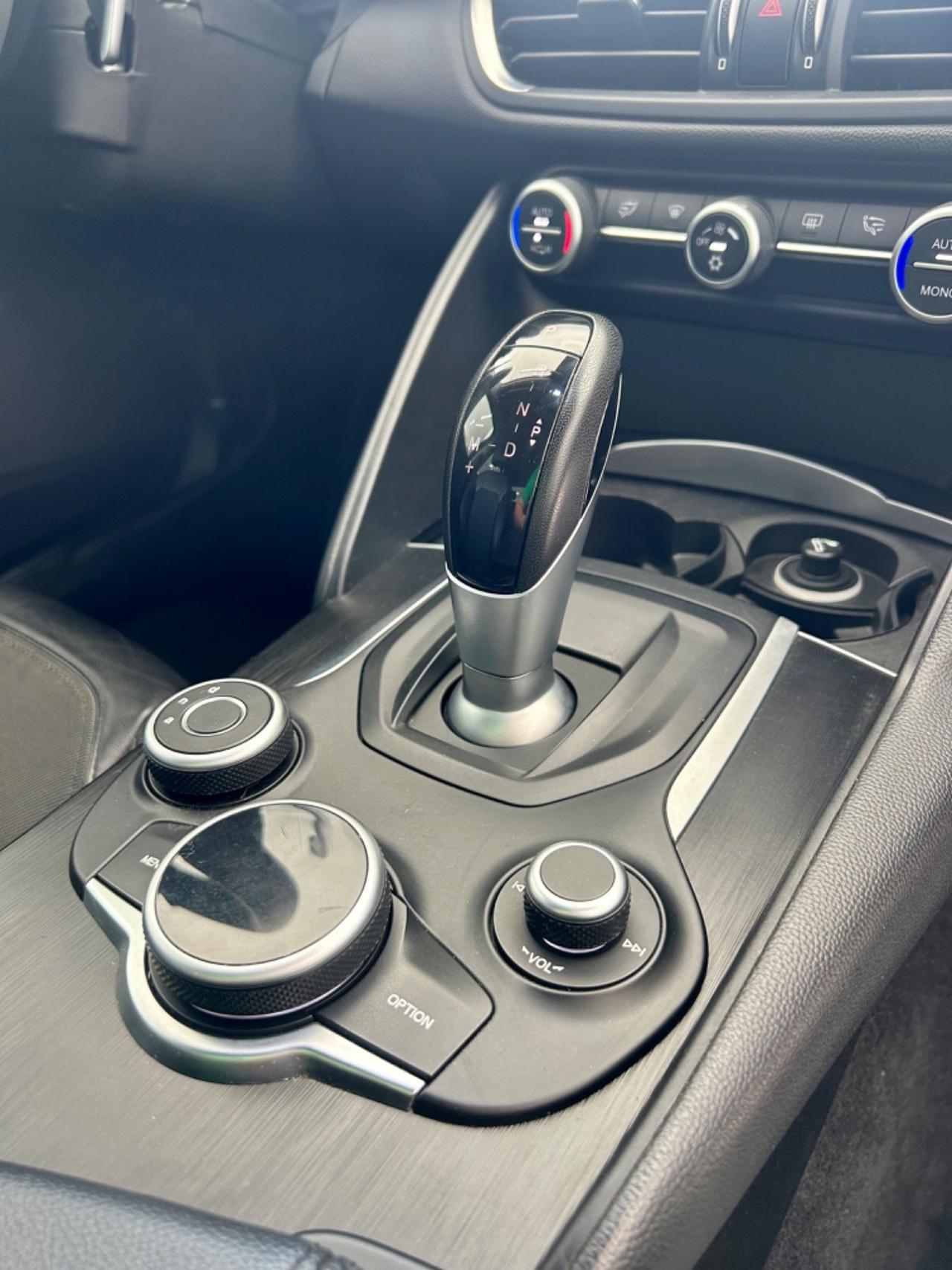 Alfa Romeo Giulia 2.2 180 CV AT8 Super FINANZIABILE