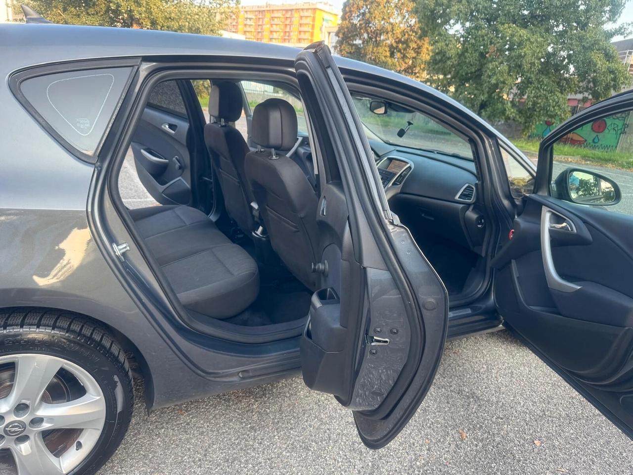 Opel Astra 1.4 100CV 5 porte Cosmo