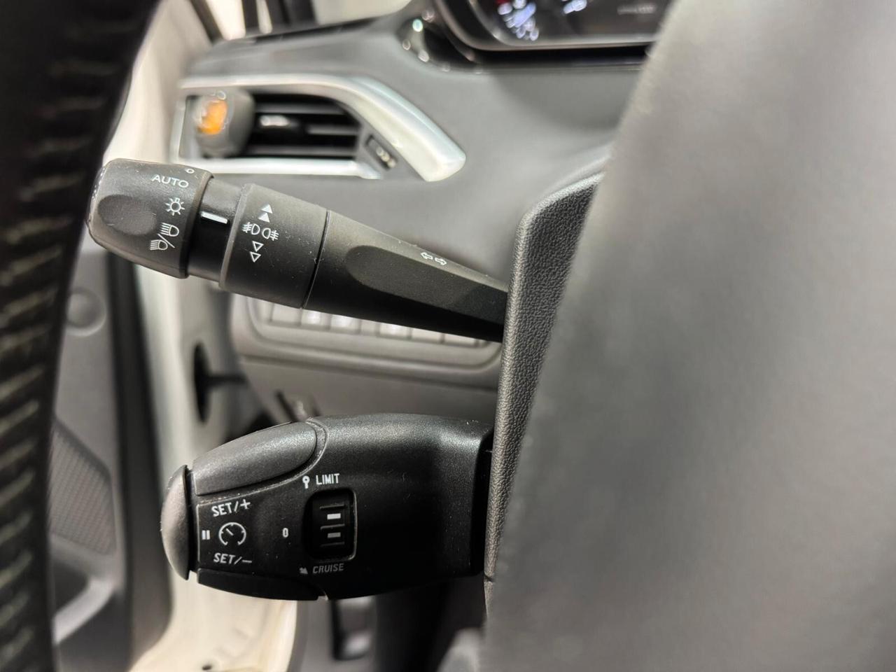 Peugeot 208 1.6 e-HDi 92 CV Stop&Start 5 porte Allure