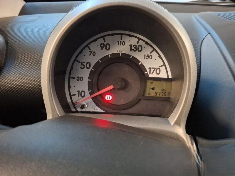 Toyota Aygo 1.0 12V VVT-i 5 porte Sol FRIZIONE NUOVA 0KM