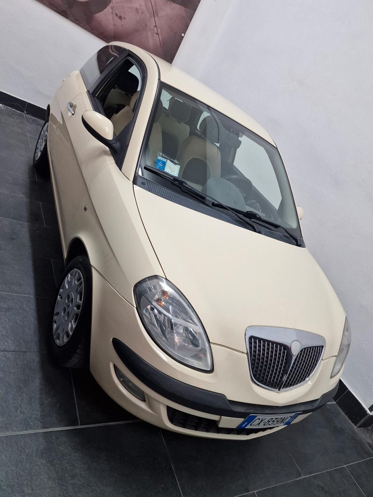 Lancia Ypsilon 1.2 Argento