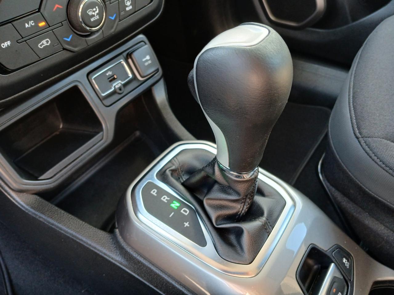 Jeep Renegade 1.5 Turbo T4 MHEV Limited