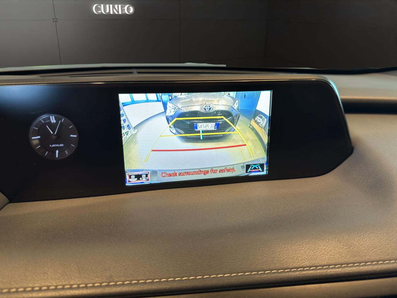 Lexus UX 250h 2.0 Business 2wd cvt