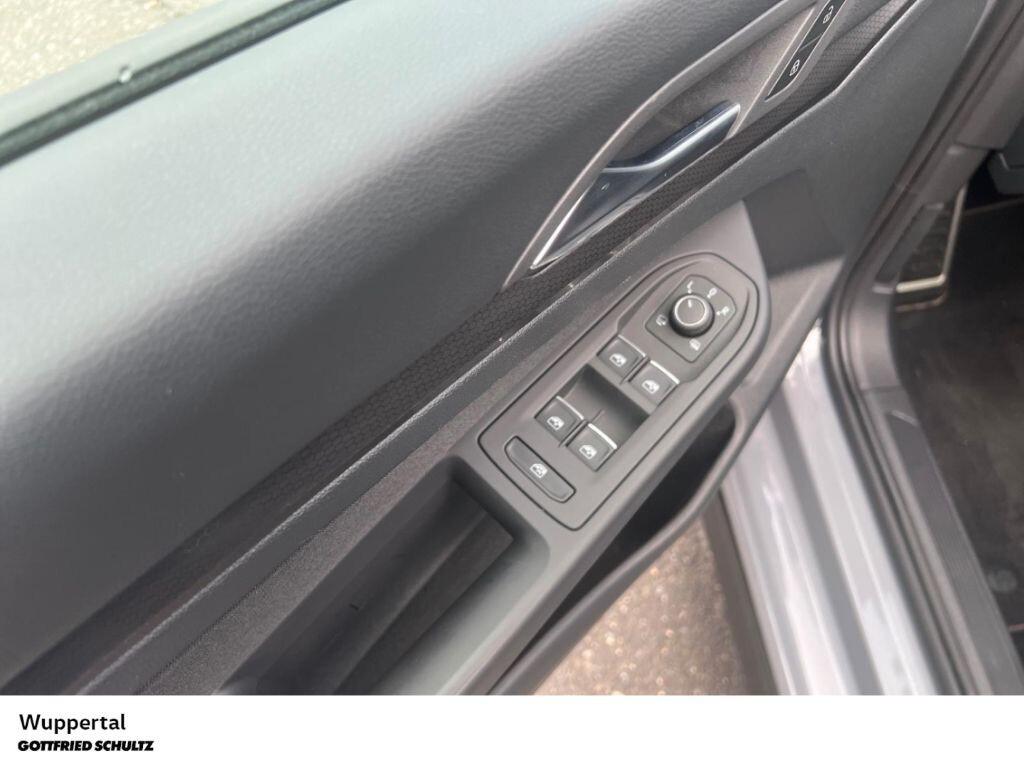 Volkswagen Golf GTI MATRIX LED NAVI 19" HARMAN KARDON