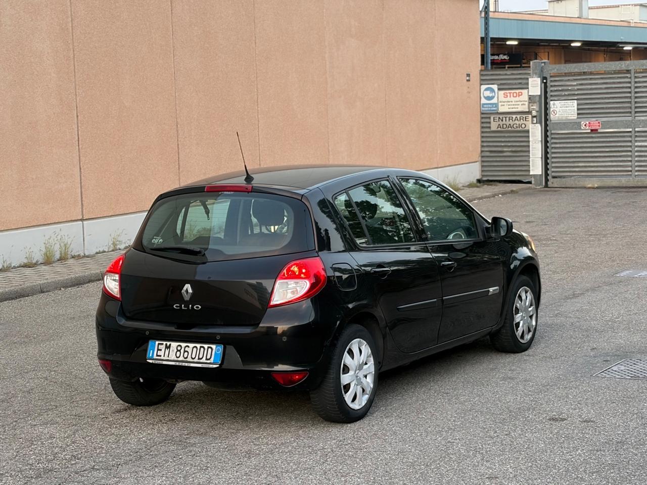 Renault Clio 1.2GPL SCD 2034 km 195000 euro5