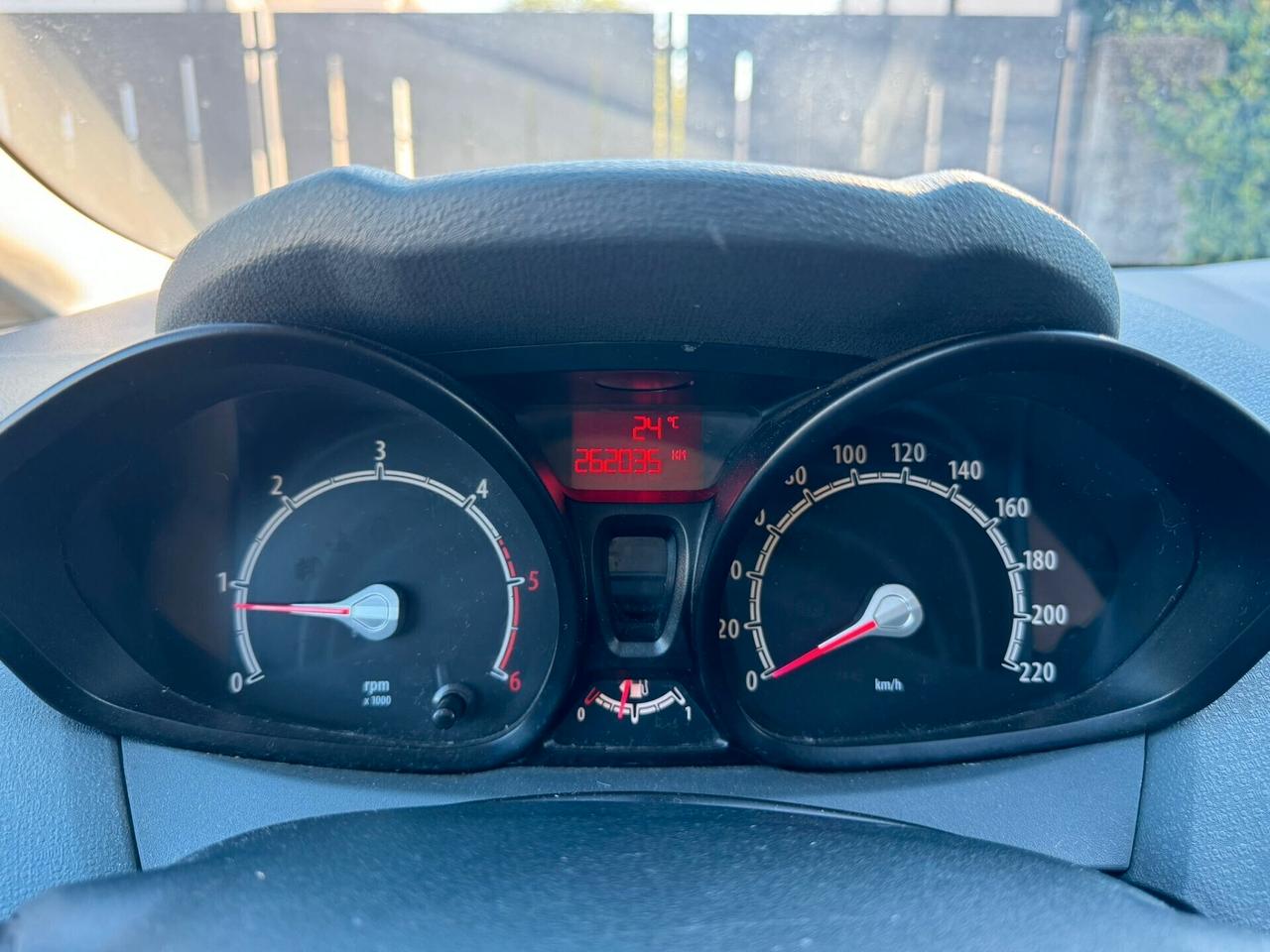 Ford Fiesta 1.4 TDCi 68CV 5 porte Titanium