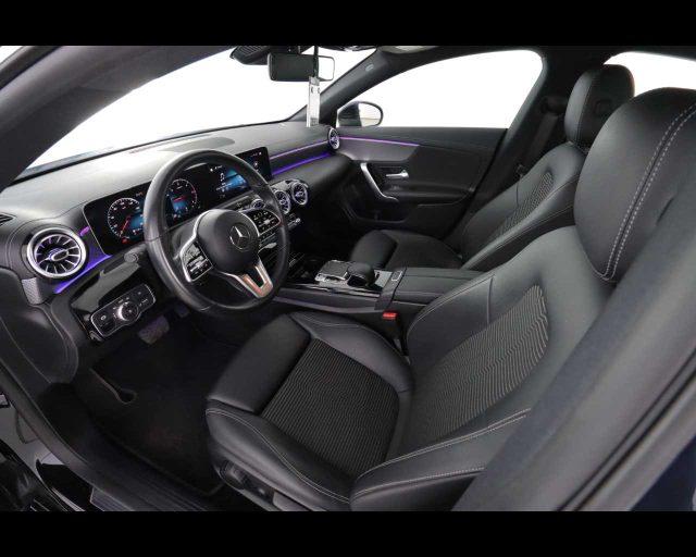 MERCEDES-BENZ CLA 180 d Automatic Premium