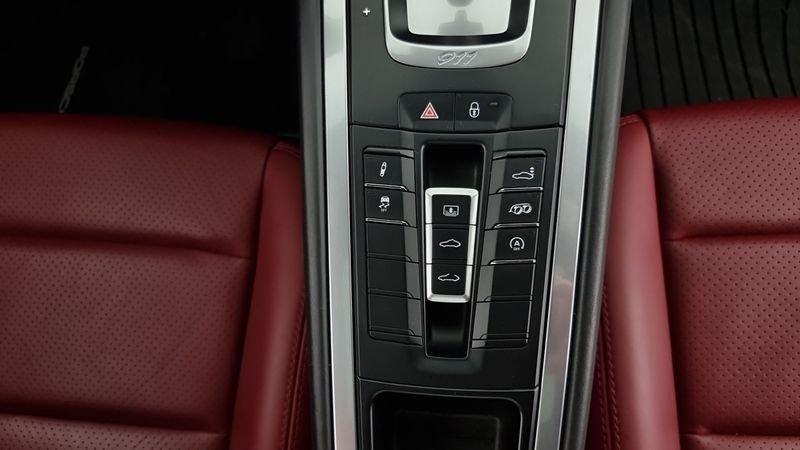 Porsche 911 911 3.0 Carrera 4 Coupé