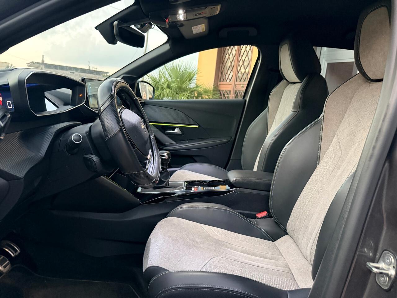 Peugeot 208 BlueHDi 100 CV- GT LINE- 2021-FULL