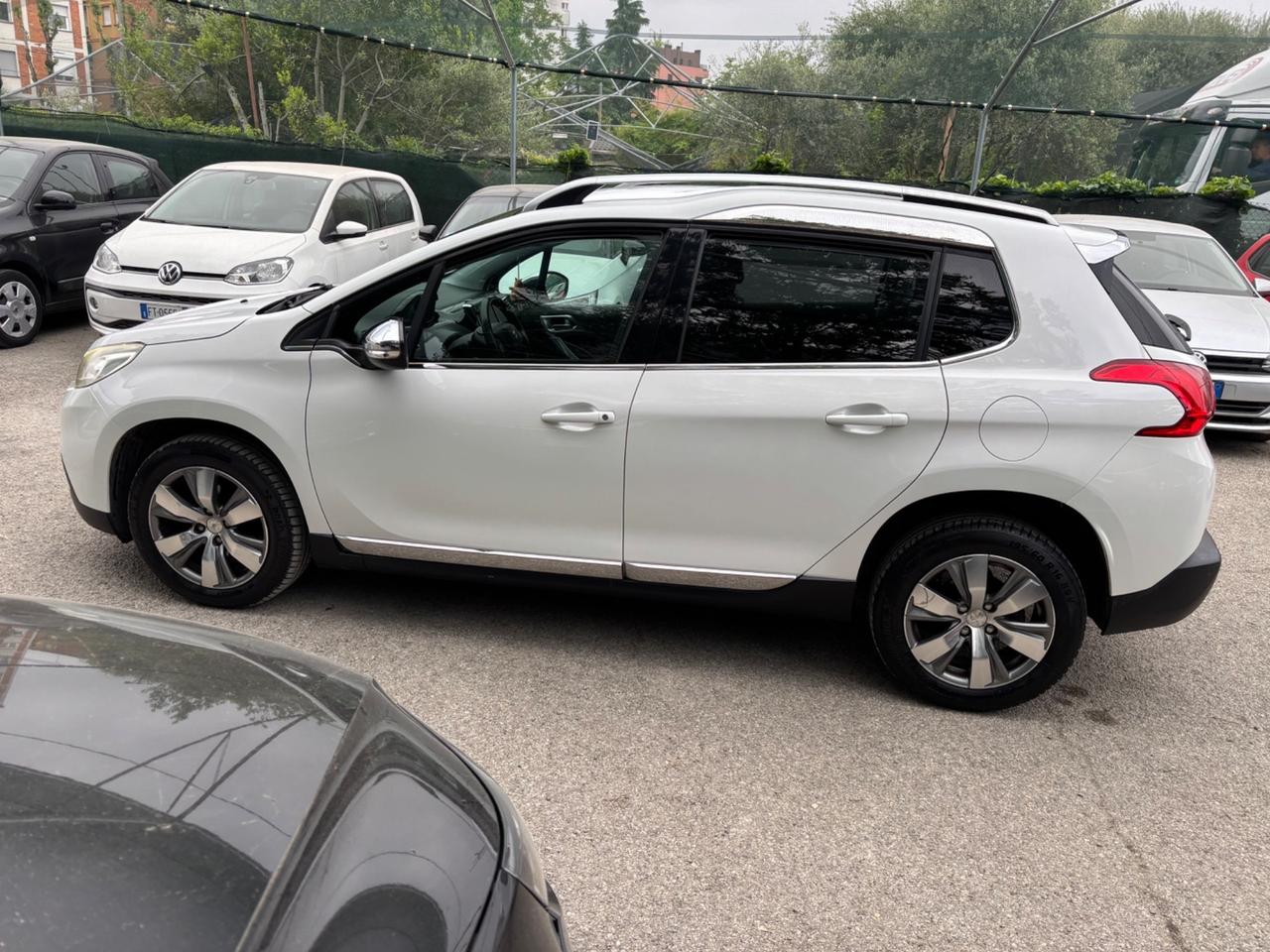Peugeot 2008 1.6 hdi 92 CV Allure OK NEOPATENTATI