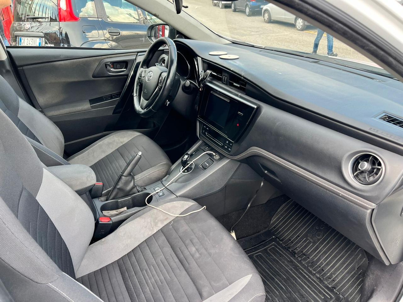 Toyota Auris 1.8 Hybrid sw
