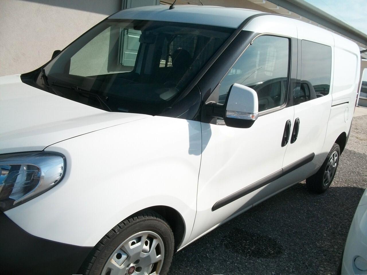 Fiat DOBLO IMMAT 28/ /07/2017 CC 1598 TDI EURO 06 DUE PORTE LATERALI EURO 7990,00 COMPRESO IVA SU FATTURA PIU PASSAGGIOPASSO LUNGO