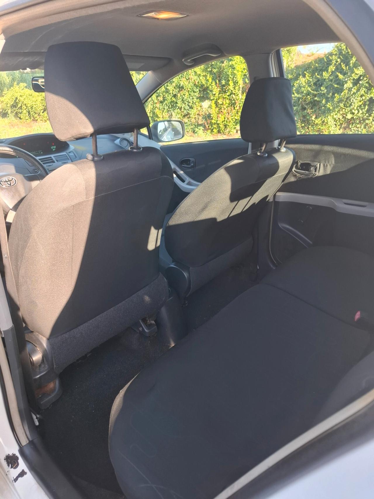 Toyota Yaris 1.0 5 porte
