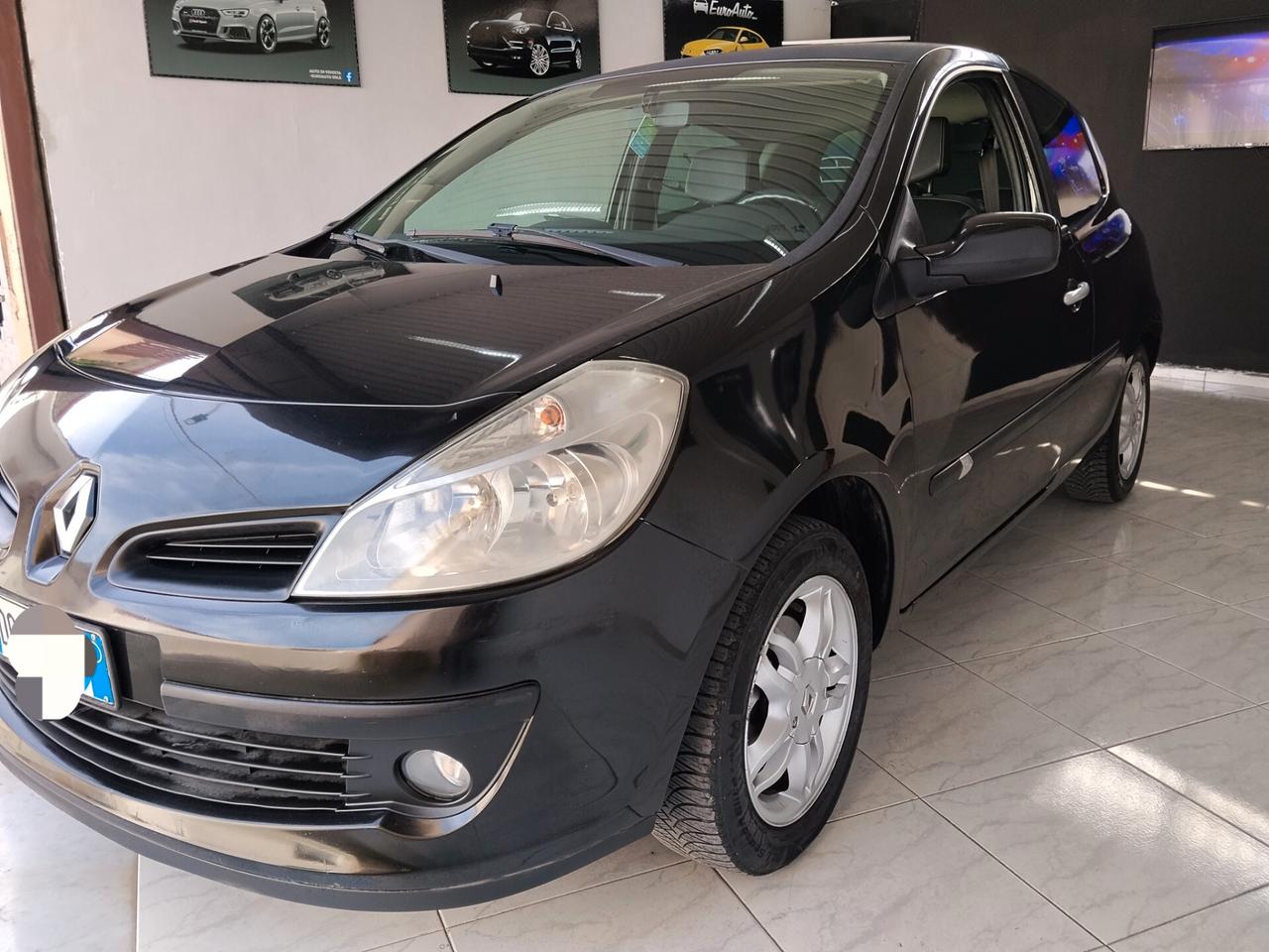 Renault Clio 1.5 diesel CON GARANZIA