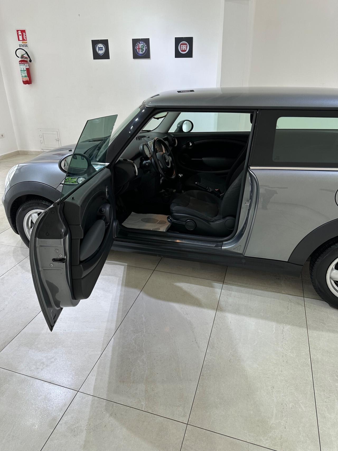 MINI GUIDABILE DA NEOPATENTATI UNICOPROPRIETARIO