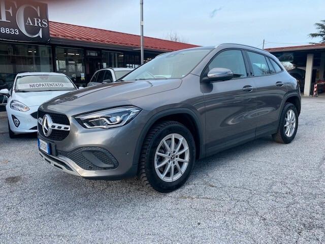 MERCEDES BENZ GLA 200 D AUTOMATIC BUSINESS EXTRA - 12 MESI GARANZIA - IVA ESPOSTA