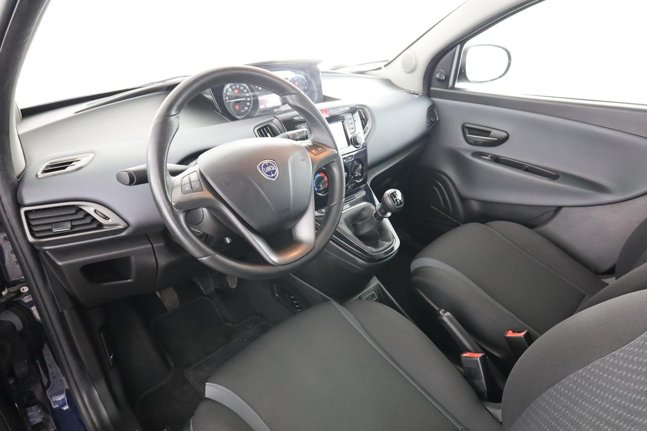 LANCIA Ypsilon 3ª serie Ypsilon 1.2 69 CV 5 porte Silver