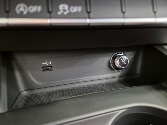 AUDI A4 Avant 35 TDI S tronic Business - Carplay - Sensori