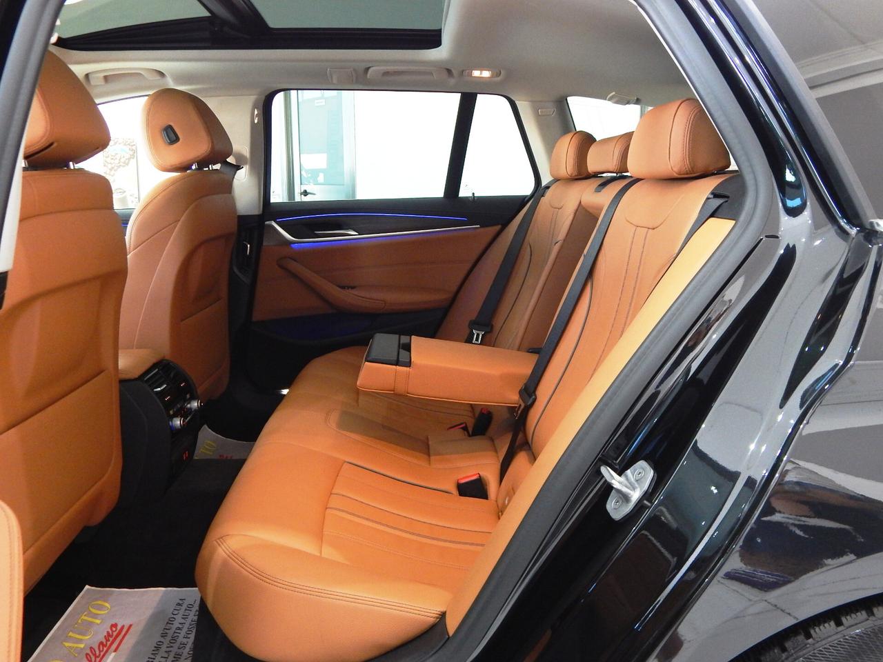 BMW 520 d Touring Luxury Aut TETTO-NAVI-PELLE-LED