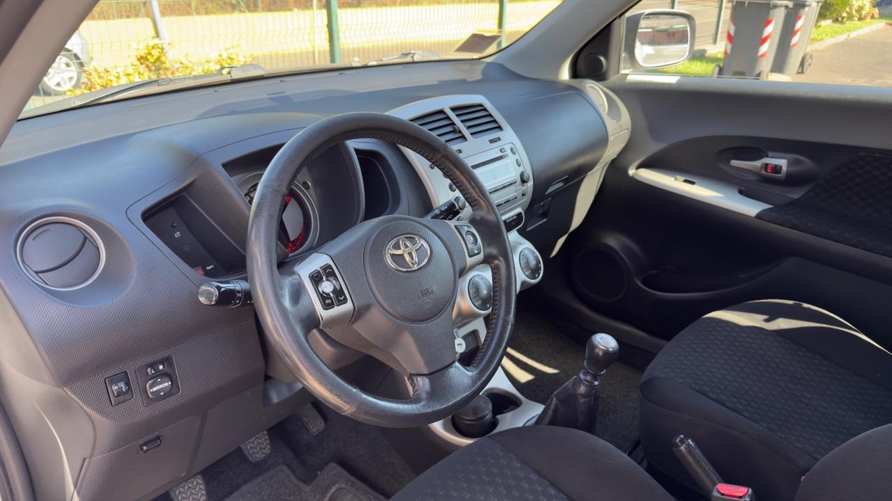 Toyota Urban Cruiser 1.3 Luxury 2010