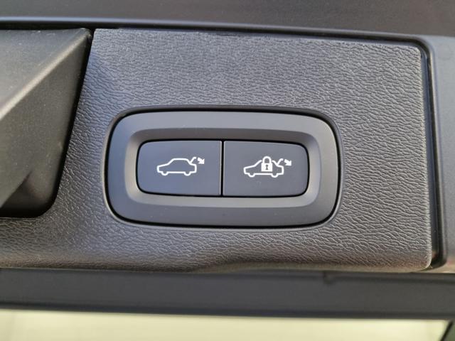 VOLVO XC60 T6 Recharge Plug-in Hybrid AWD automatico Plus Dar