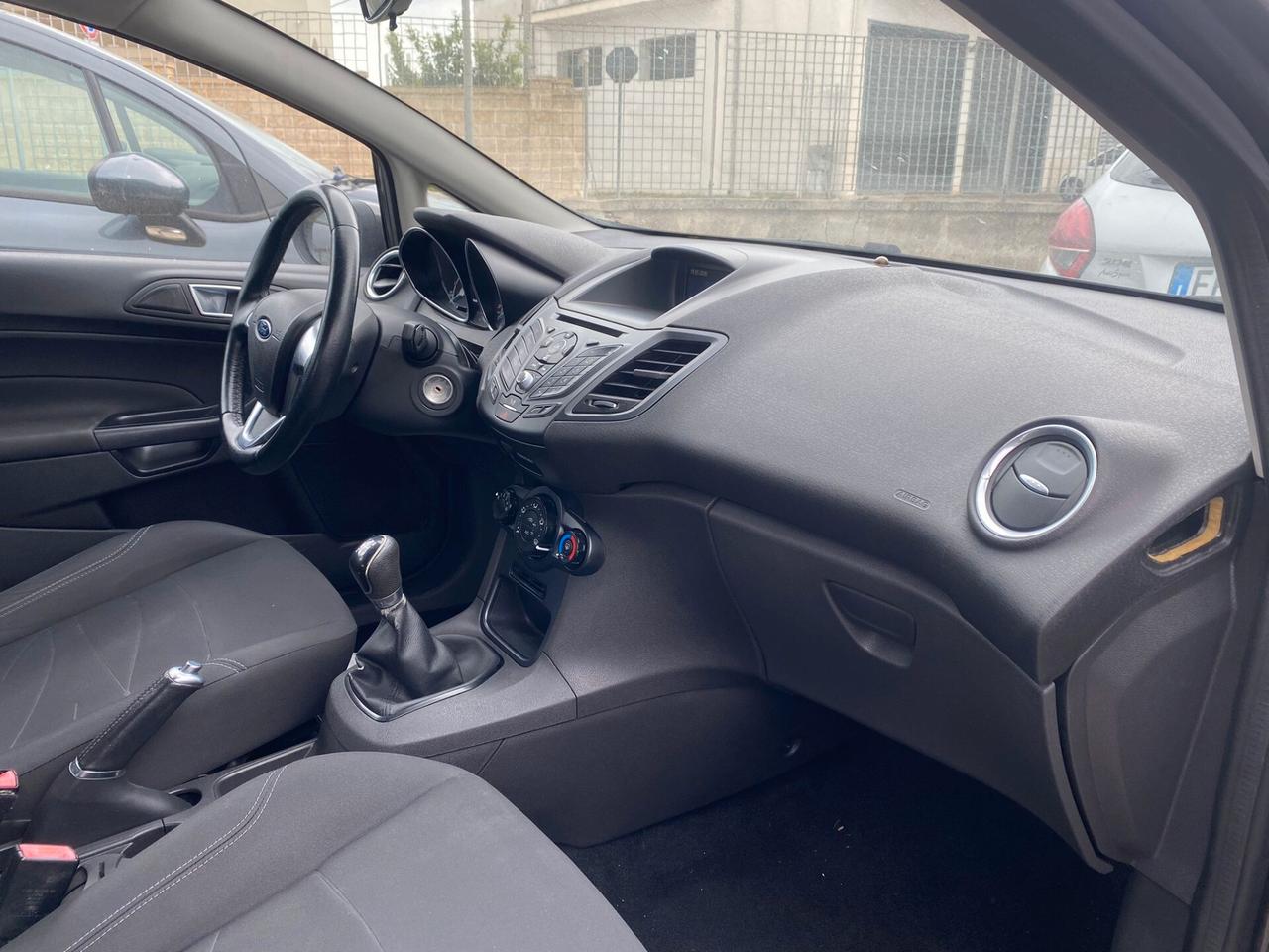 Ford Fiesta 1.5 TDCi 75CV 5 porte Titanium