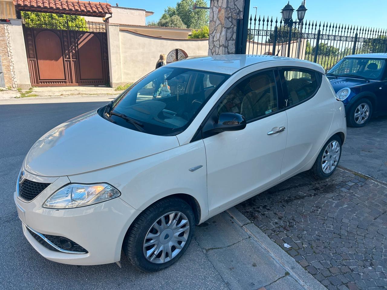 Lancia Ypsilon 0.9 TWINAIR 85 CV 5 porte GPL Ecochic Gold