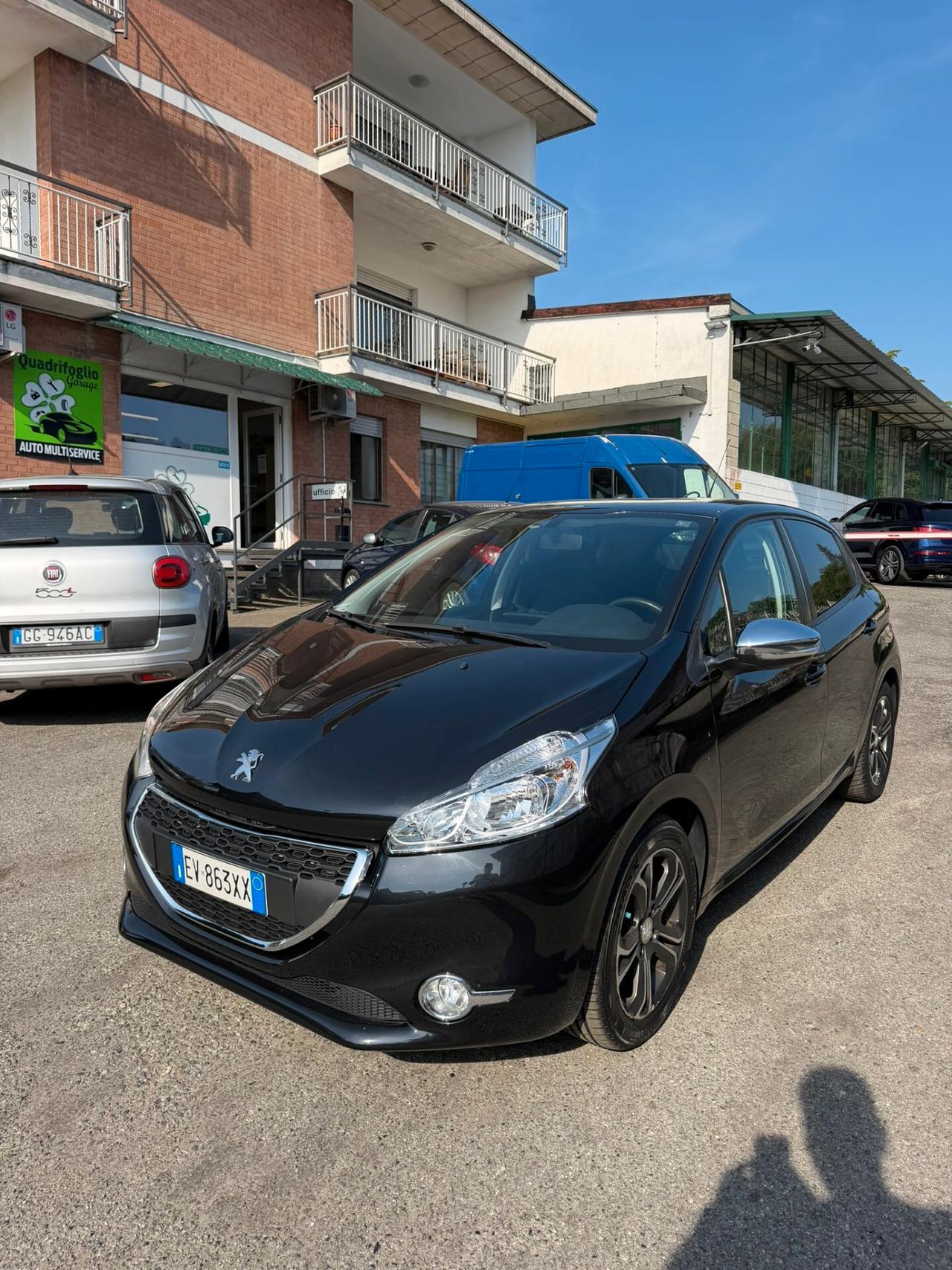 Peugeot 208 1.4 HDi 68 CV 5 porte Active Neopatentati