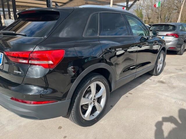 Audi Q3 35 TDI S tronic Business Advanced